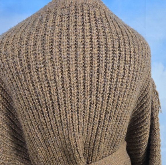 DAVID & DANI | CABLE KNIT BELTED BAT WING FRINGED SWEATER - Picture 10 of 16